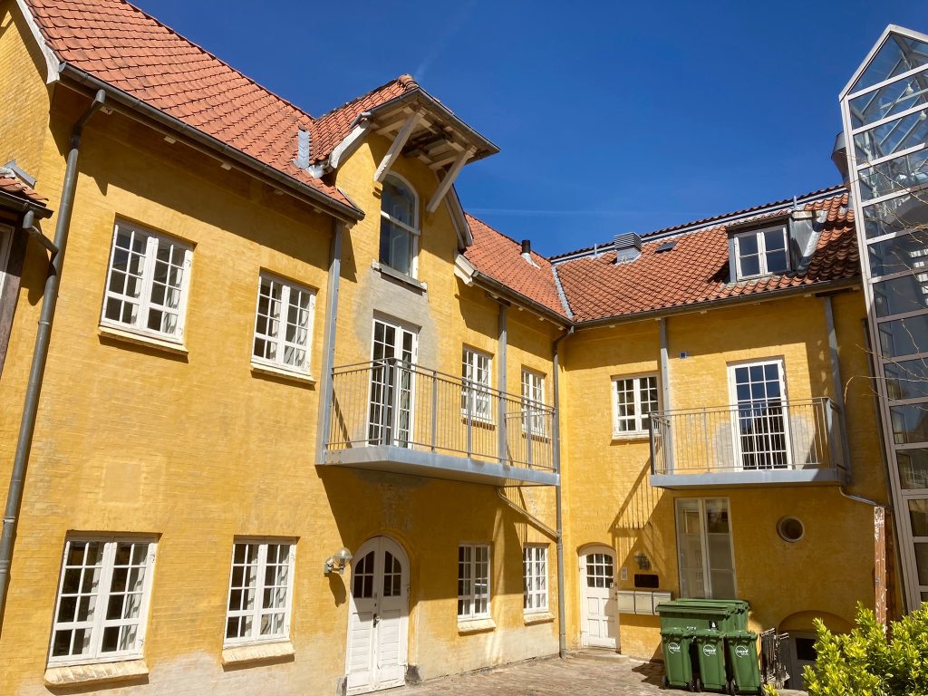 vestergade 2b 1 th svendborg lejlighed i byen bylejlighed stor delevenlig familie centrum vaskemuligheder hyggelig gård boda ejendomme ambo ejendomsservice