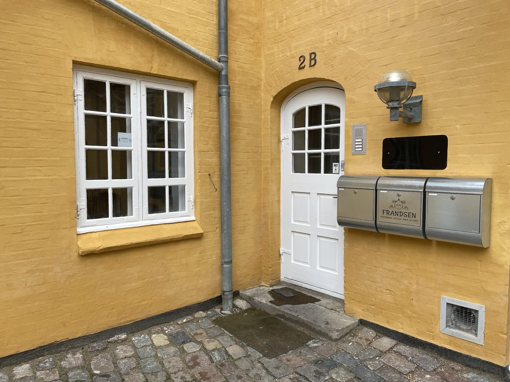 vestergade 2b 1 th svendborg lejlighed i byen bylejlighed stor delevenlig familie centrum vaskemuligheder hyggelig gård boda ejendomme ambo ejendomsservice